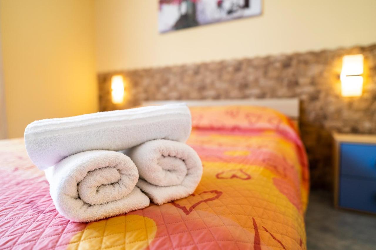 Le Ville Della Contea -Vacation Rentals Mascali Eksteriør bilde